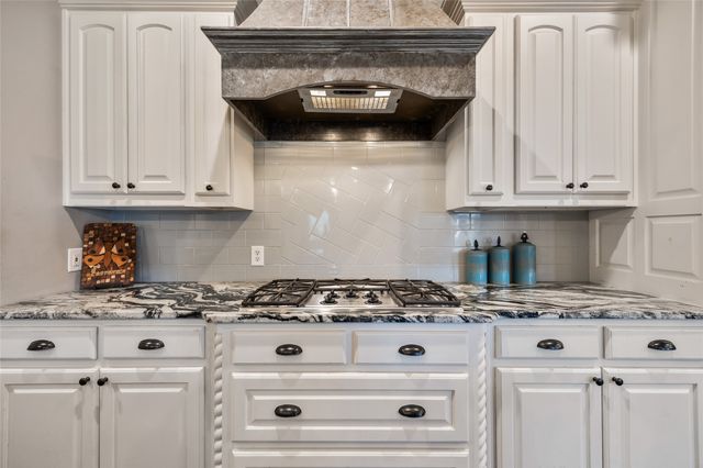 228 Crystal Court, Heath, TX 75032