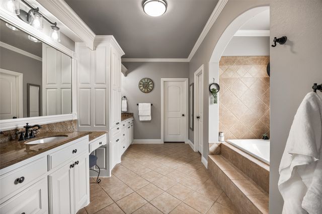 228 Crystal Court, Heath, TX 75032