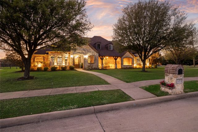 228 Crystal Court, Heath, TX 75032