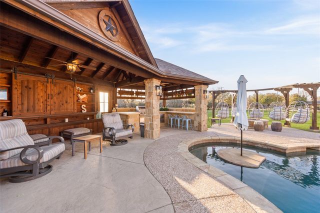 228 Crystal Court, Heath, TX 75032