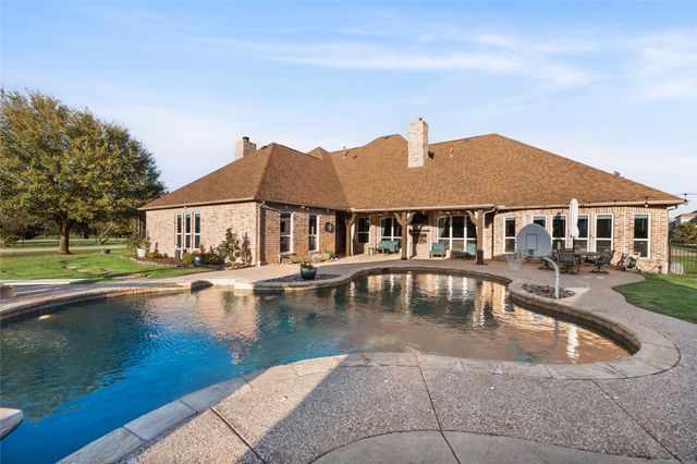 228 Crystal Court, Heath, TX 75032