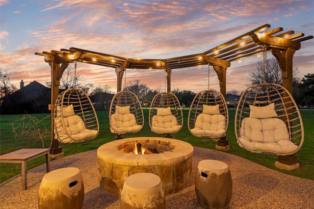 228 Crystal Court, Heath, TX 75032