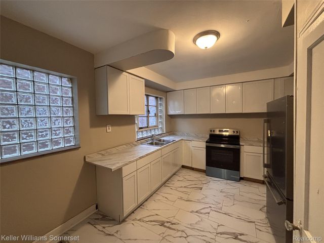 17606 Roselawn Street, Detroit, MI 48221