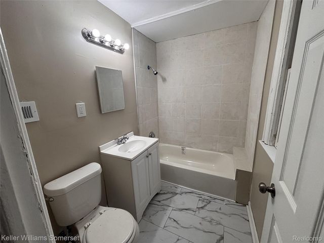 17606 Roselawn Street, Detroit, MI 48221