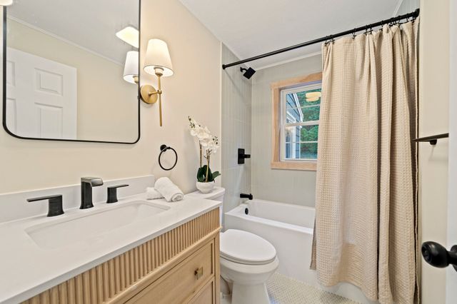 206 Carver Road, Plymouth, MA 02360