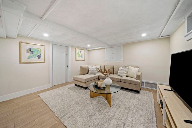 206 Carver Road, Plymouth, MA 02360