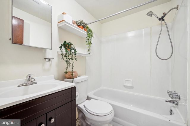 1419 S 4TH STREET, Philadelphia, PA 19147