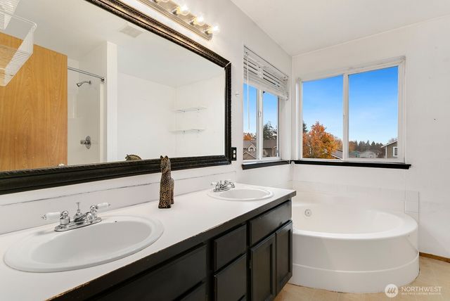 1008 127th Street Ct E, Tacoma, WA 98445