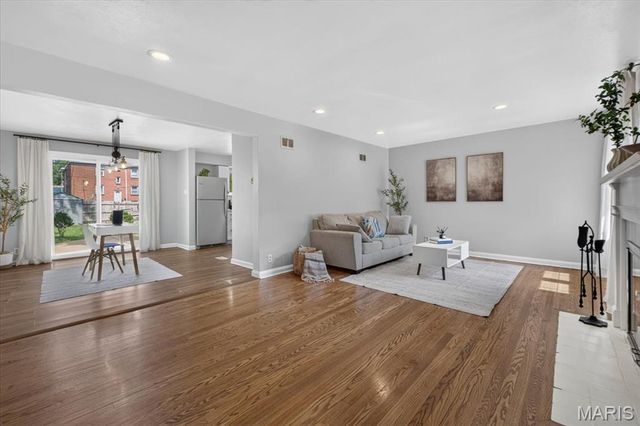5455 Winona Avenue, St Louis, MO 63109