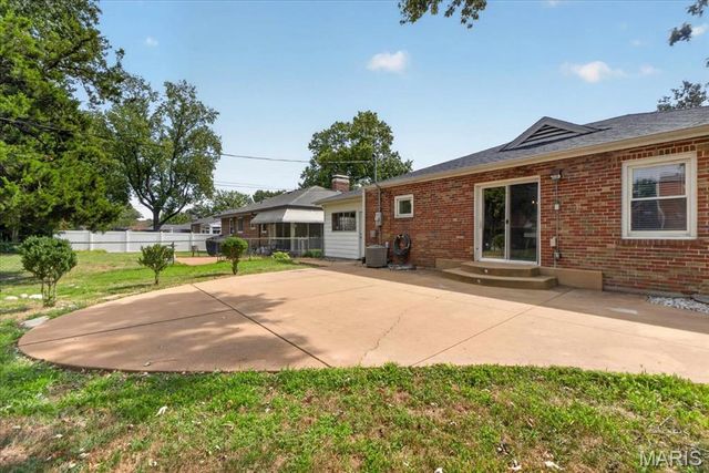 5455 Winona Avenue, St Louis, MO 63109