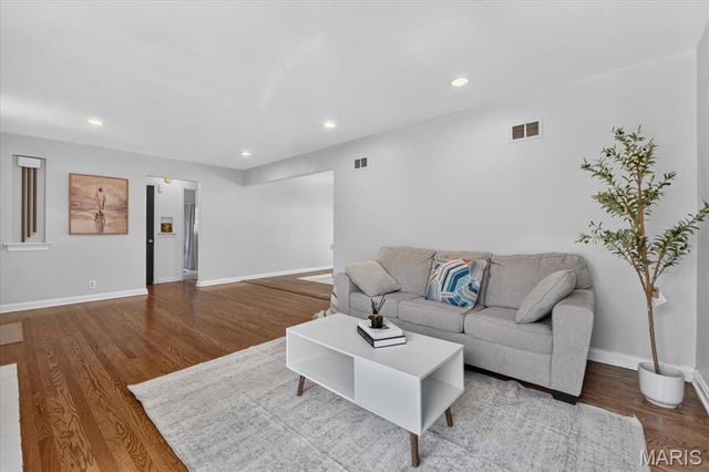 5455 Winona Avenue, St Louis, MO 63109