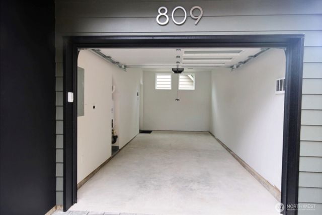 809 NE 90th Street, Seattle, WA 98115