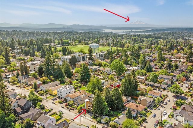 809 NE 90th Street, Seattle, WA 98115