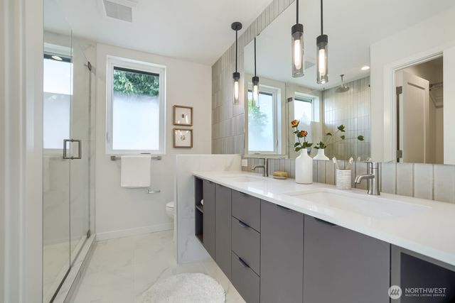809 NE 90th Street, Seattle, WA 98115