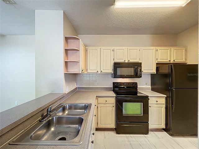 1100 LAKE SHADOW CIRCLE 2203, Maitland, FL 32751