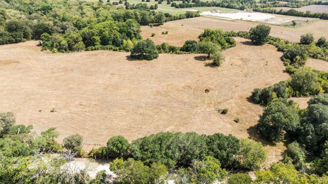 1268 Stokes Road, Fayetteville, TX 78950