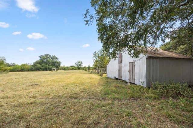 1268 Stokes Road, Fayetteville, TX 78950