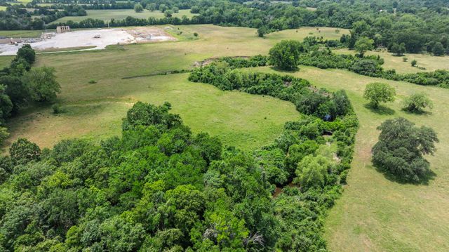 1268 Stokes Road, Fayetteville, TX 78950