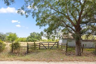 1268 Stokes Road, Fayetteville, TX 78950