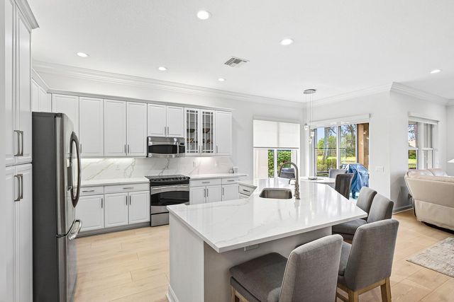 10797 Carmelcove Circle, Boynton Beach, FL 33473