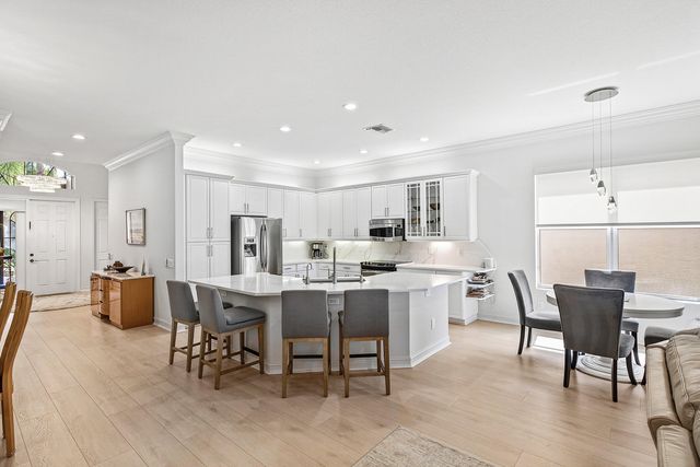 10797 Carmelcove Circle, Boynton Beach, FL 33473