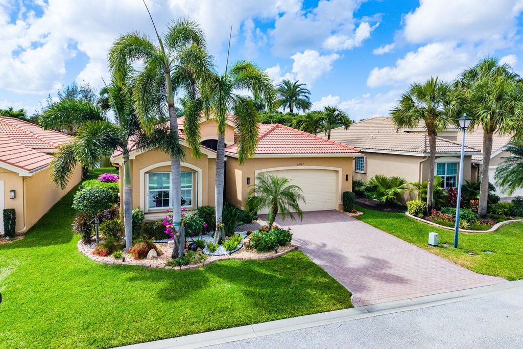 10797 Carmelcove Circle, Boynton Beach, FL 33473
