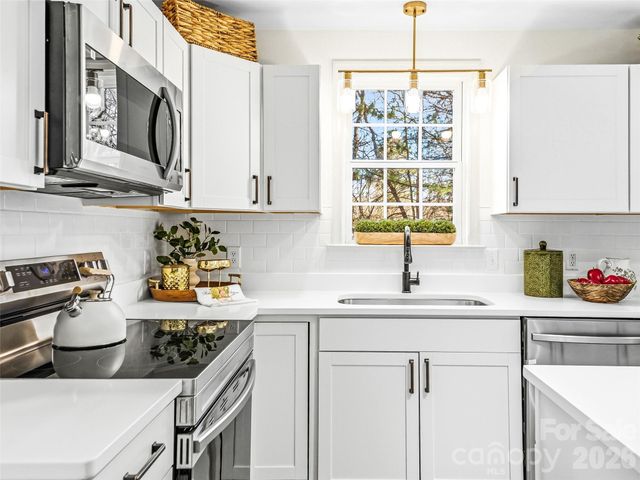 907 Gleason Street, Arden, NC 28704