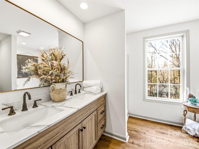 907 Gleason Street, Arden, NC 28704