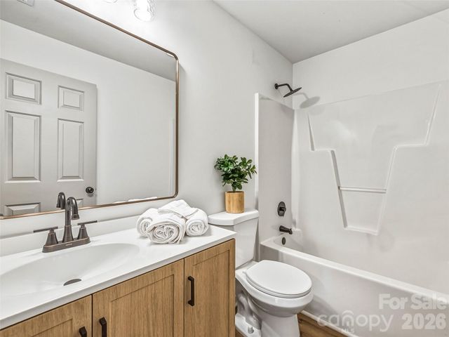 907 Gleason Street, Arden, NC 28704