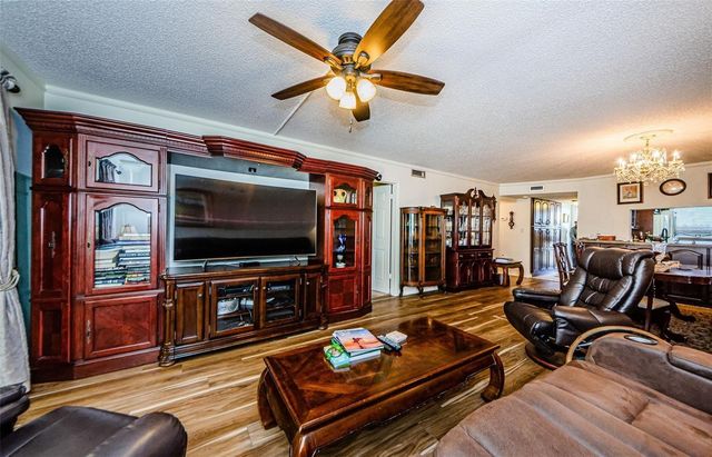 90 S HIGHLAND AVENUE 214, Tarpon Springs, FL 34689