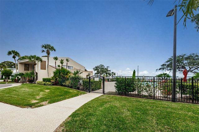 90 S HIGHLAND AVENUE 214, Tarpon Springs, FL 34689
