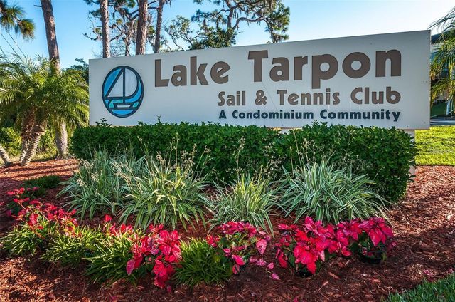90 S HIGHLAND AVENUE 214, Tarpon Springs, FL 34689