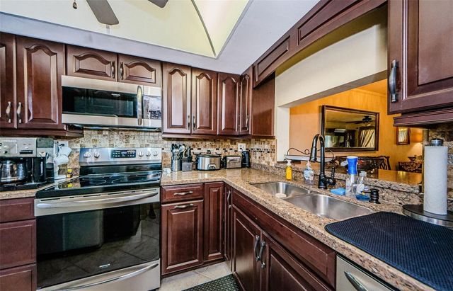 90 S HIGHLAND AVENUE 214, Tarpon Springs, FL 34689