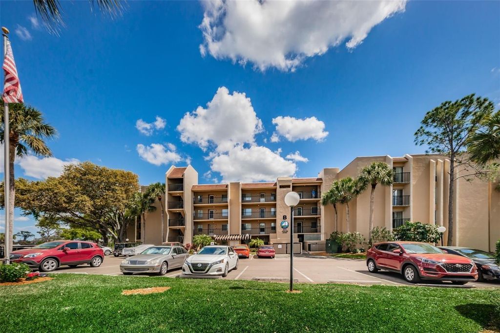 90 S HIGHLAND AVENUE 214, Tarpon Springs, FL 34689