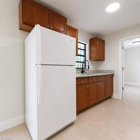 3982 Wheaton CT, Fort Myers, FL 33905