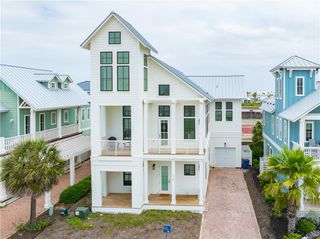 117 Wild Horse Dr, Port Aransas, TX 78373