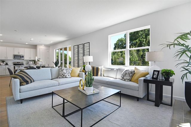 172 FLAG LILLY LANE, Umatilla, FL 32784