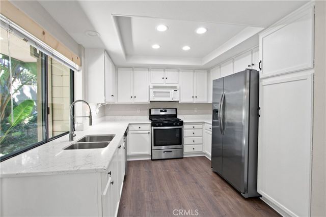 7 Flores 25, Irvine, CA 92612