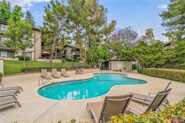 7 Flores 25, Irvine, CA 92612