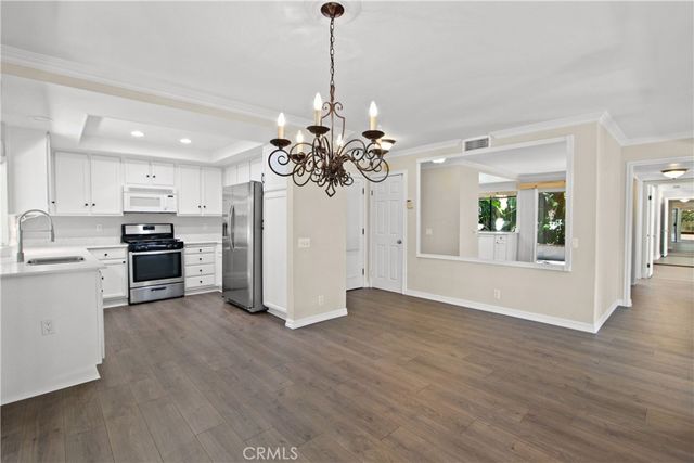 7 Flores 25, Irvine, CA 92612