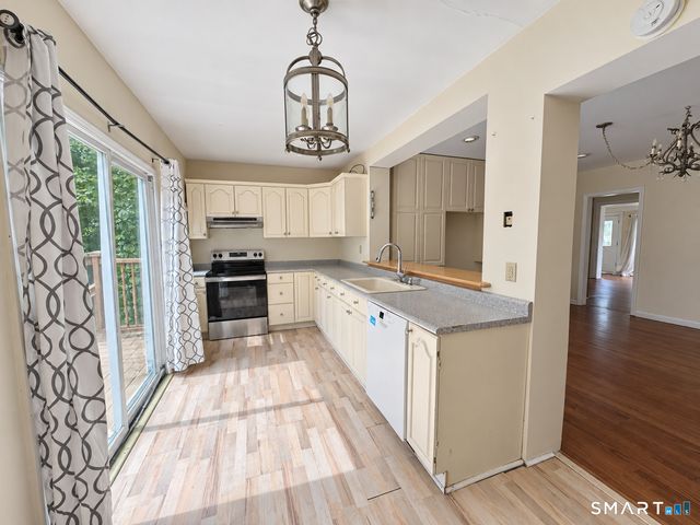 112 Ochsner Place, Bridgeport, CT 06606