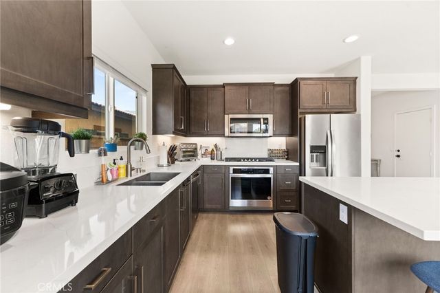 15623 Kings Peak Drive, Fontana, CA 92336