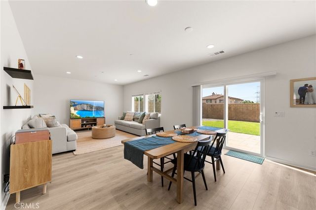 15623 Kings Peak Drive, Fontana, CA 92336