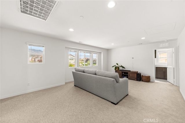15623 Kings Peak Drive, Fontana, CA 92336
