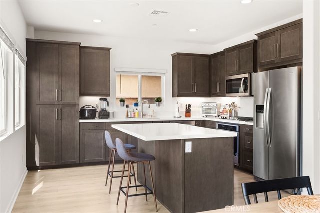 15623 Kings Peak Drive, Fontana, CA 92336