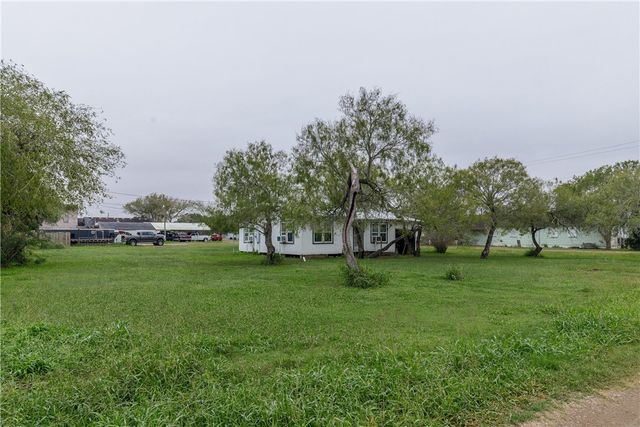 304 E RICHARD GARCIA St, Driscoll, TX 78351