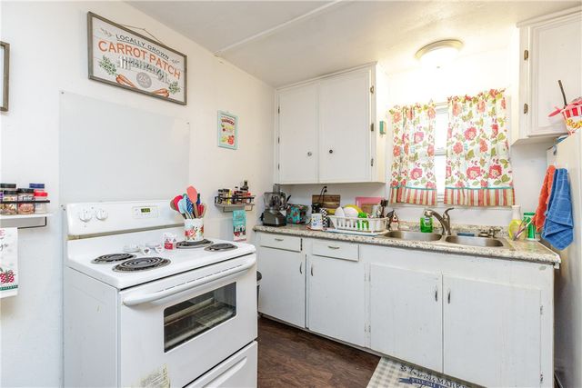 304 E RICHARD GARCIA St, Driscoll, TX 78351