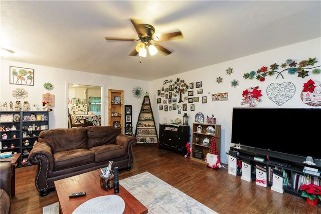 304 E RICHARD GARCIA St, Driscoll, TX 78351
