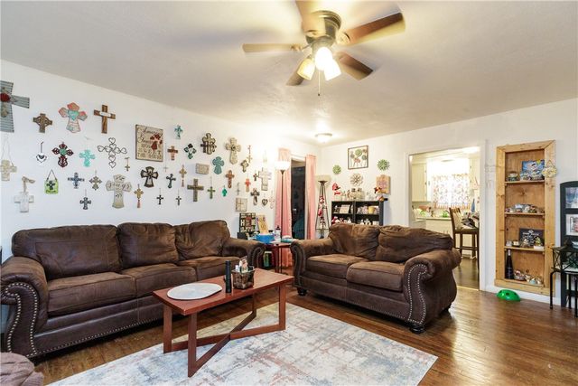 304 E RICHARD GARCIA St, Driscoll, TX 78351