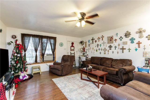 304 E RICHARD GARCIA St, Driscoll, TX 78351